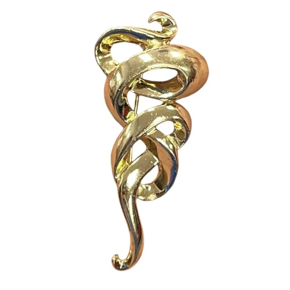 AJC Gold Tone Openwork Ribbon Swirl Fashion Brooch Scarf Lapel Pin 2.5
